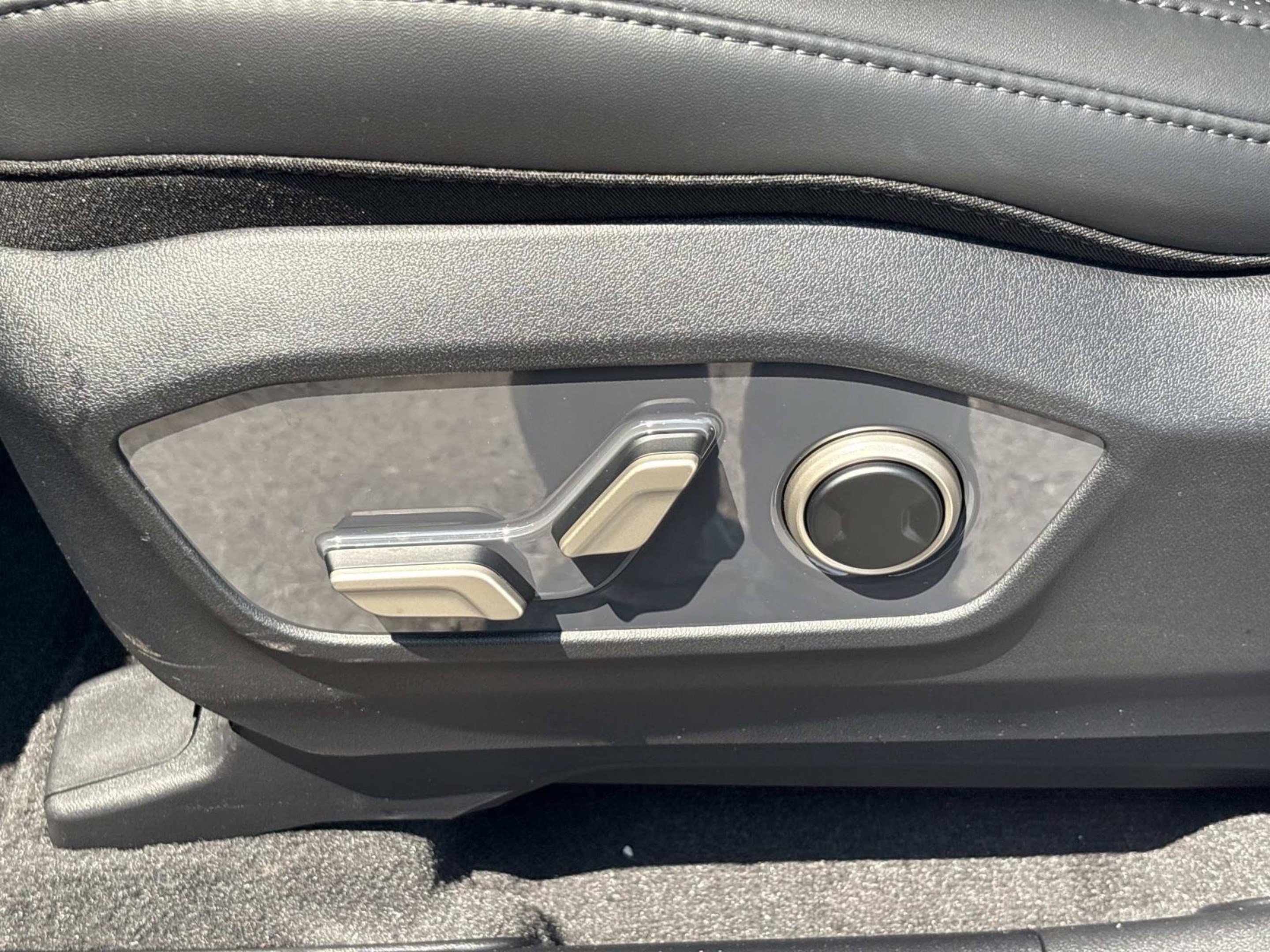 New 2027 Glacial White Pearl Kia S image 21