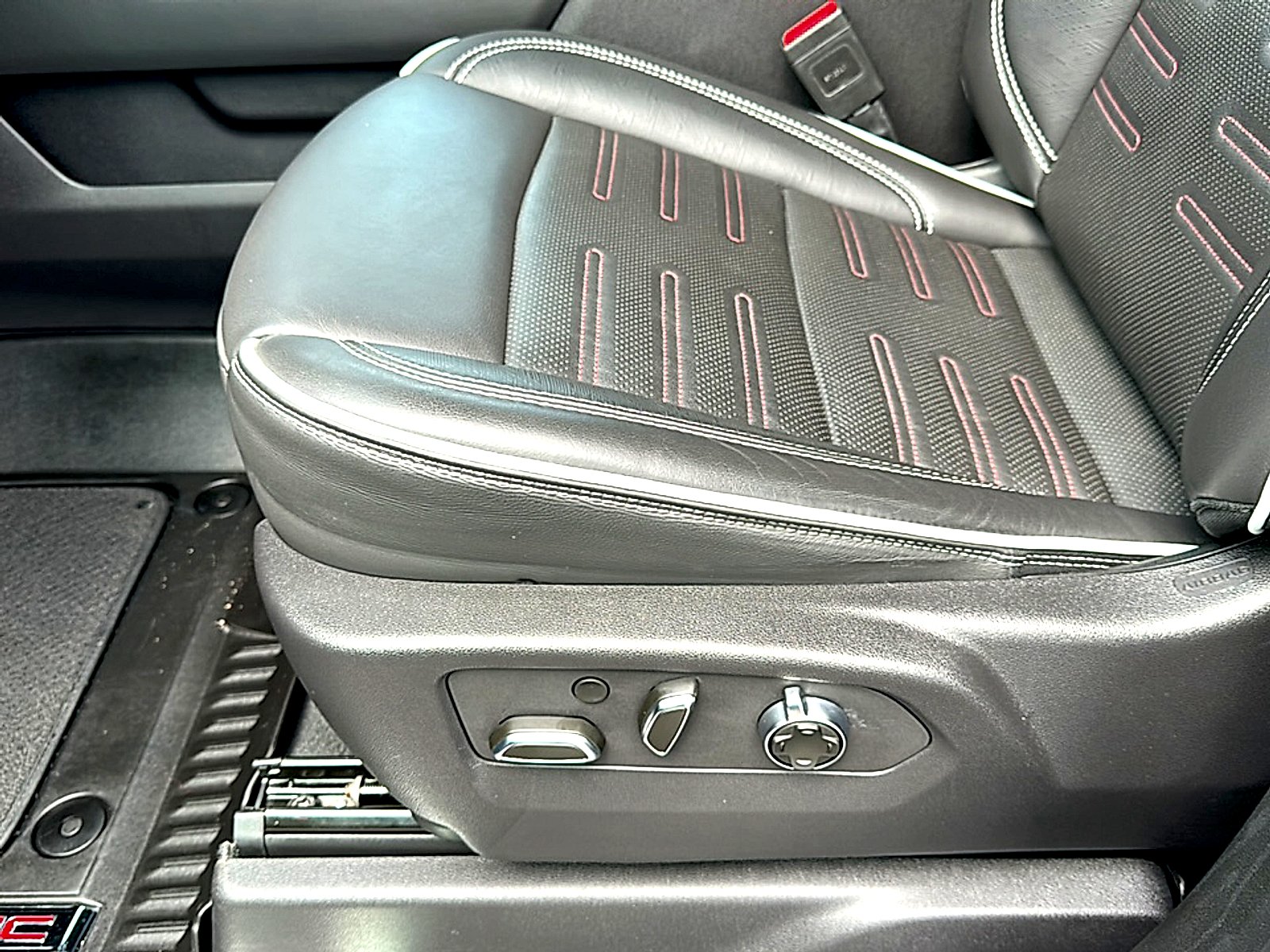 Used 2024 Onyx Black GMC AT4X image 15