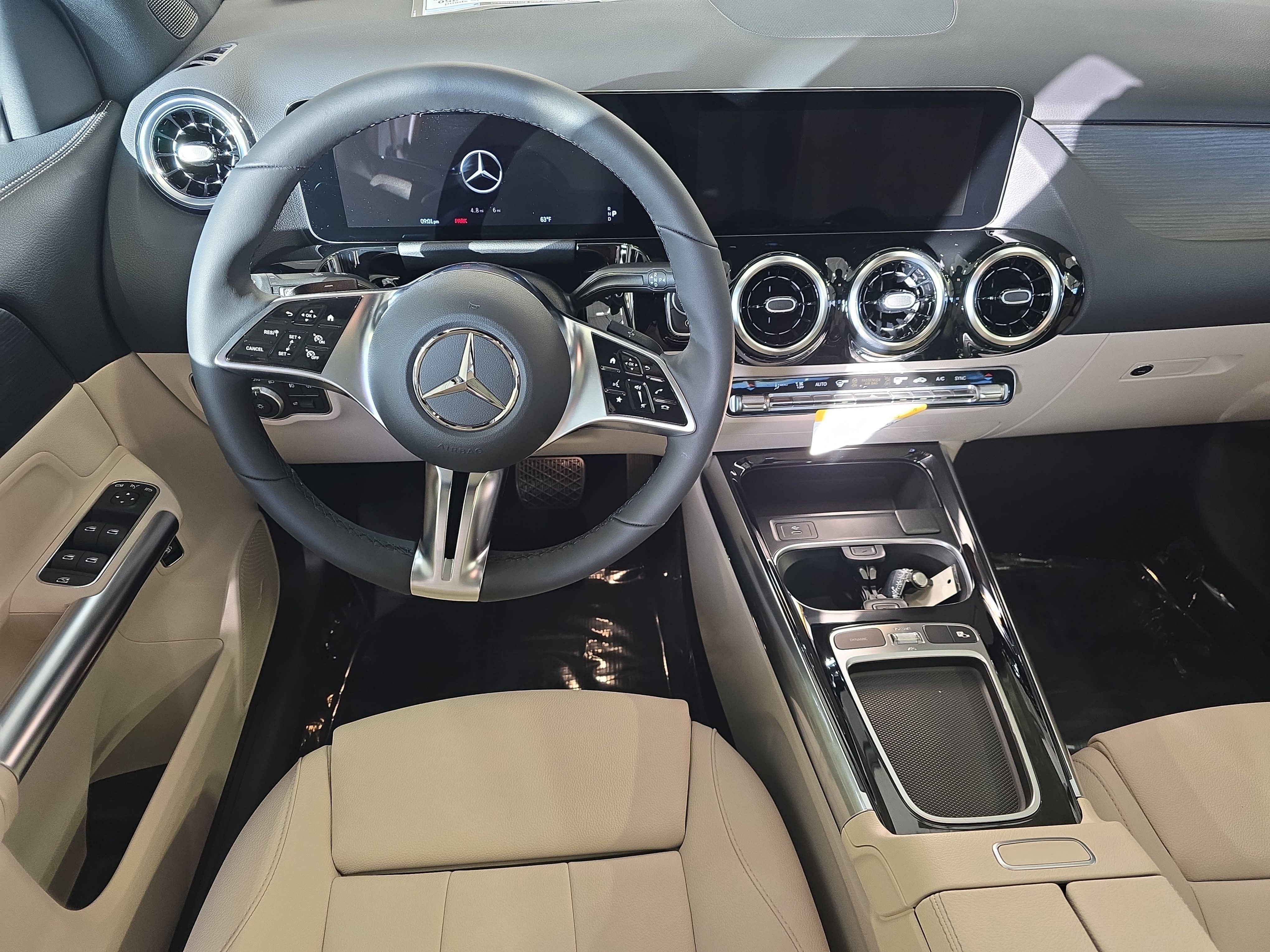 New 2026 Polar White Mercedes-Benz GLA250 image 17