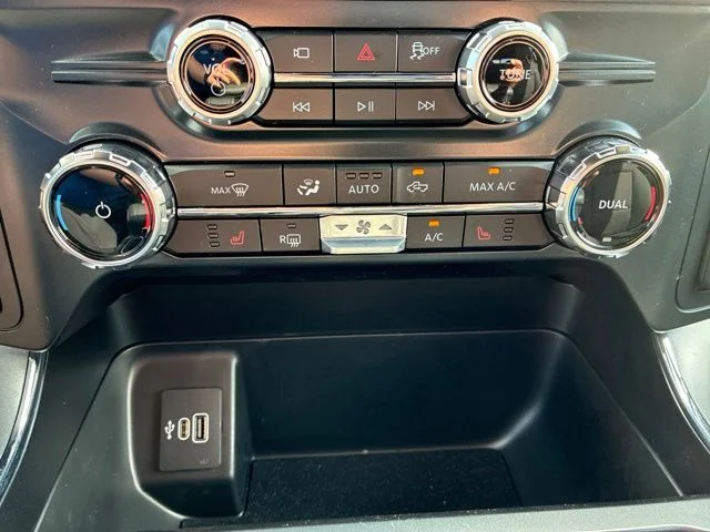 New 2026 Agate Black Metallic Ford XLT image 41