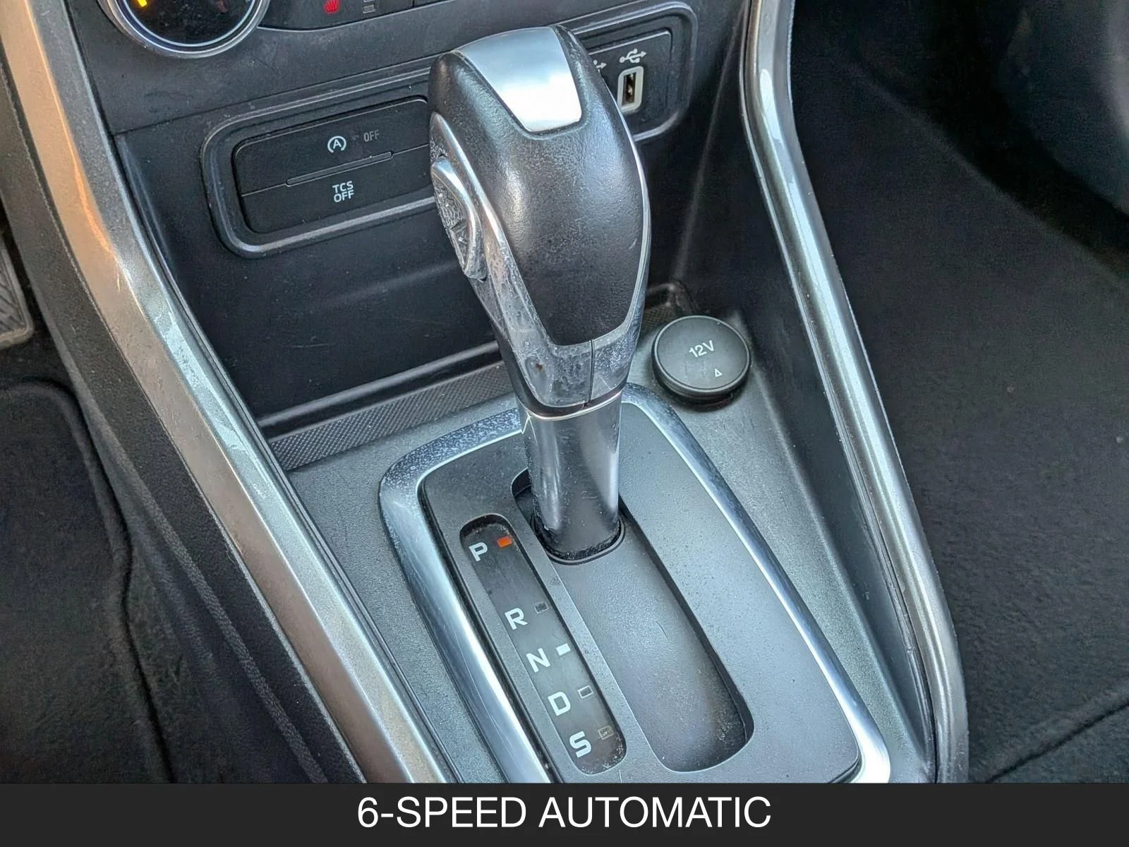 Used 2018 Ruby Red Metallic Ford SE image 16