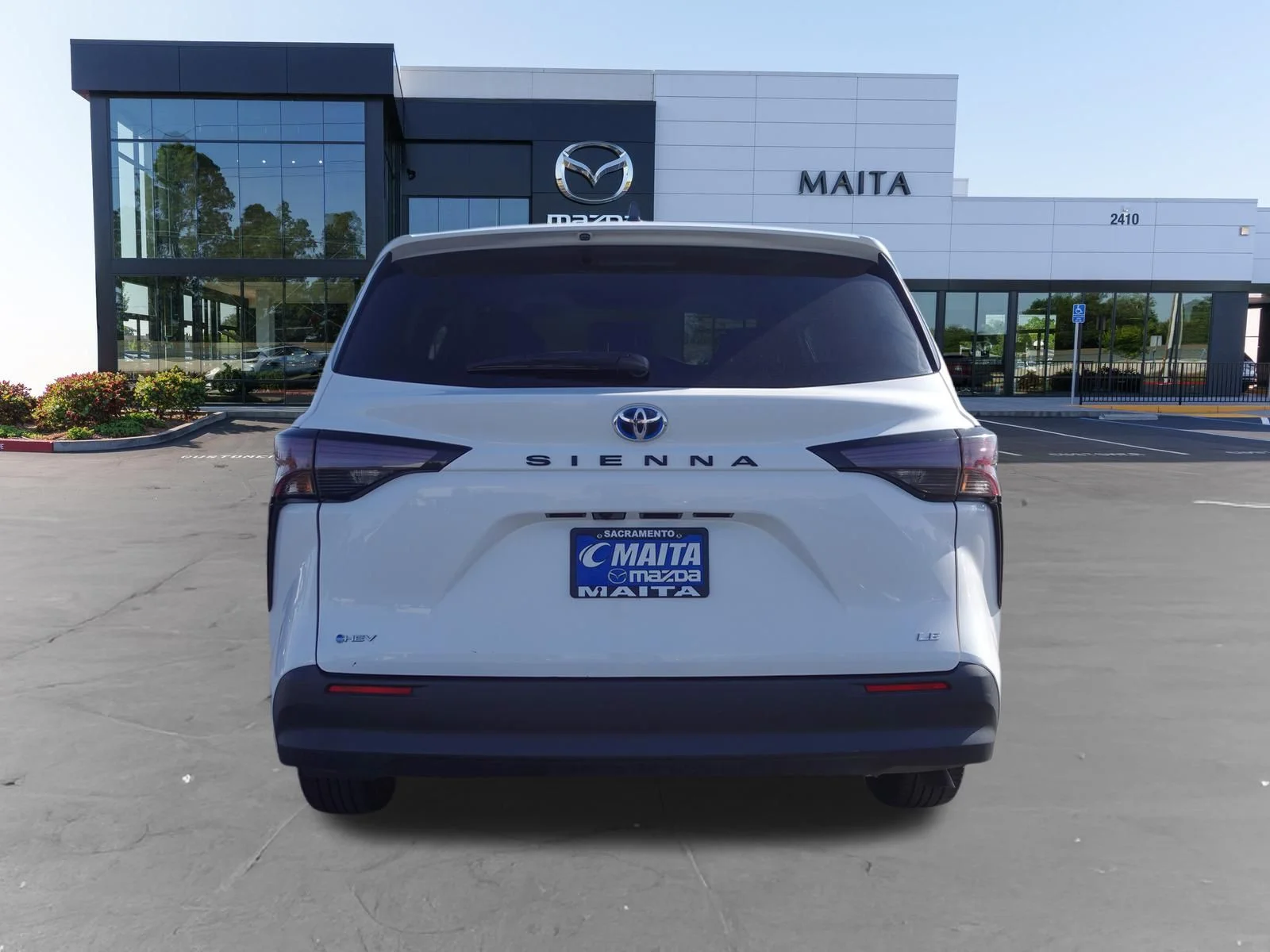 Used 2025 Ice Cap Toyota LE image 4