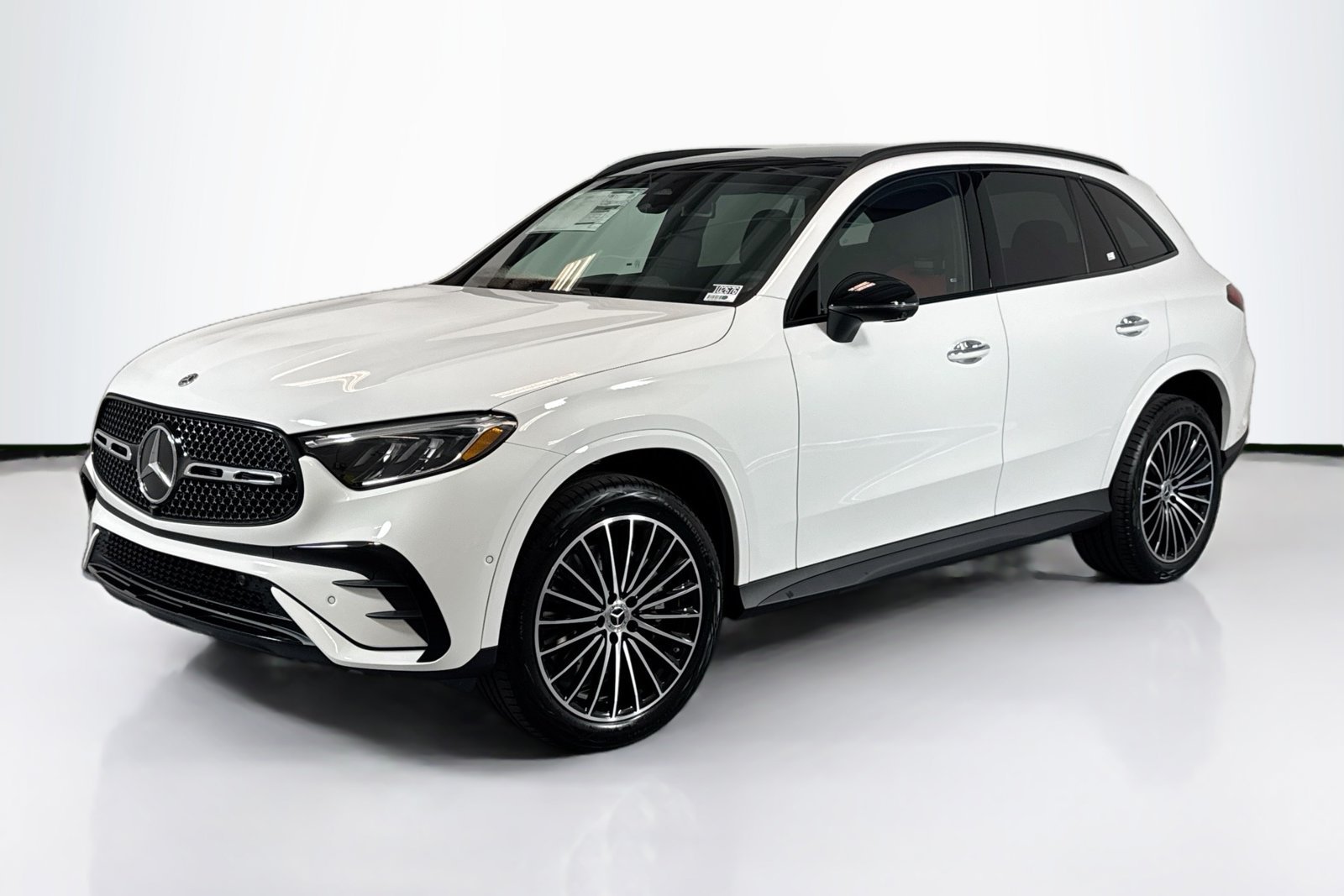 New 2026 Polar White Mercedes-Benz GLC 300 image 1