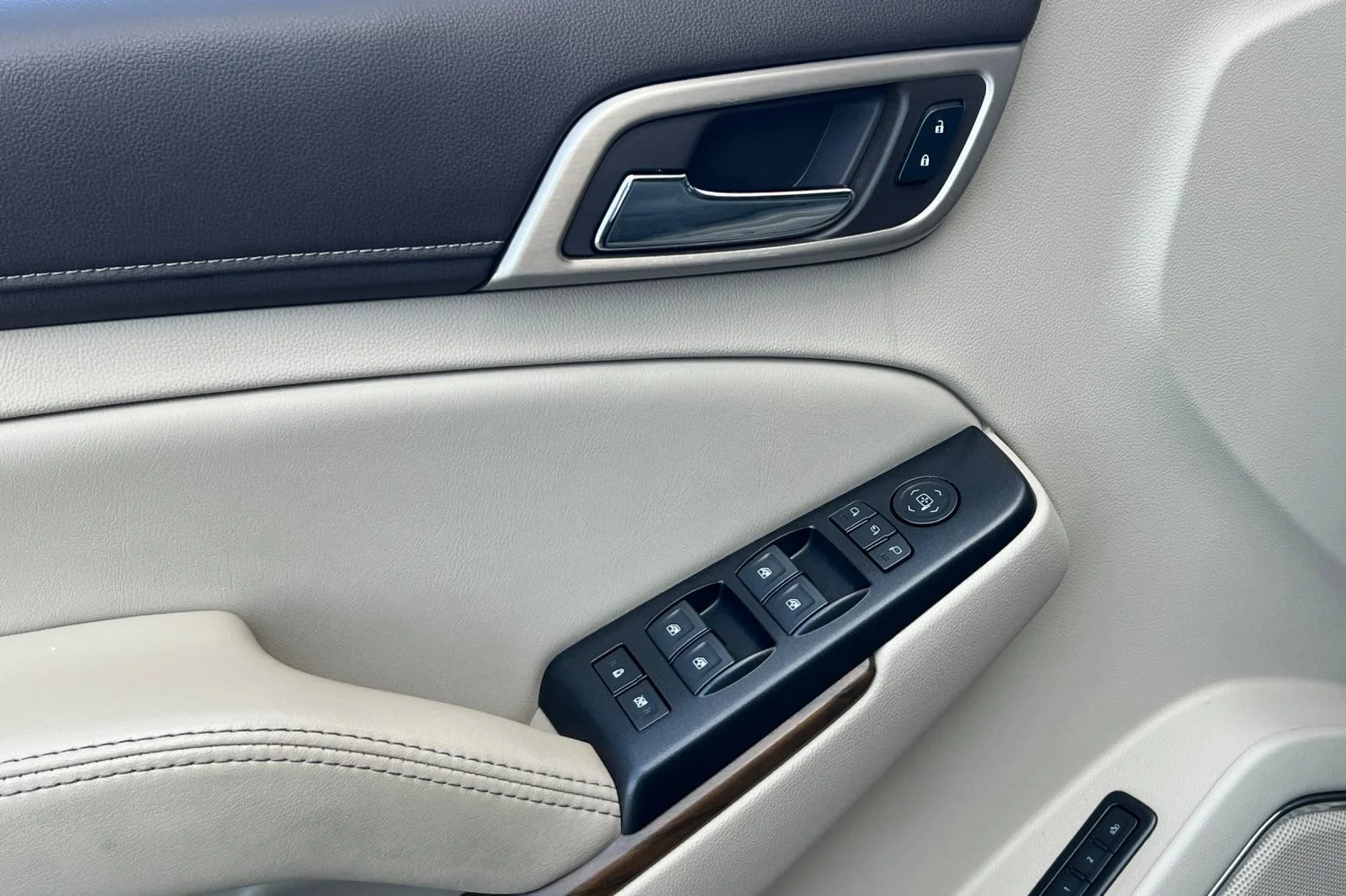 Used 2019 ONYX BLACK GMC Denali image 11