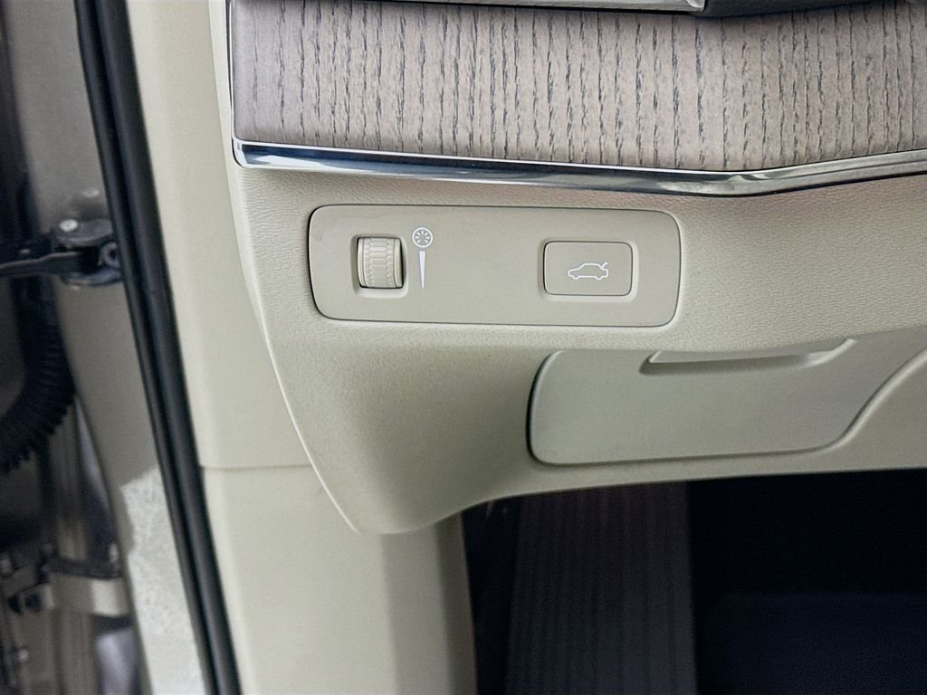 Used 2021 Gray Volvo T6 Inscription image 11