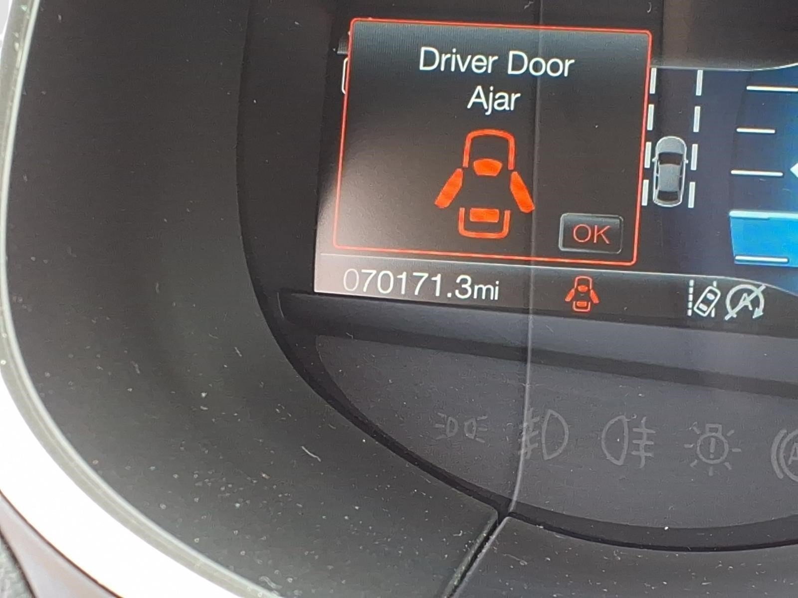 2021 Ford Edge SE - Photo 21