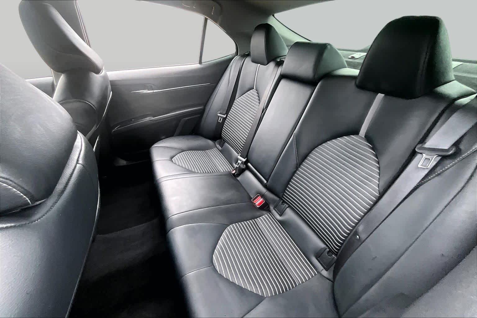 Used 2020 Midnight Black Metallic Toyota SE image 19