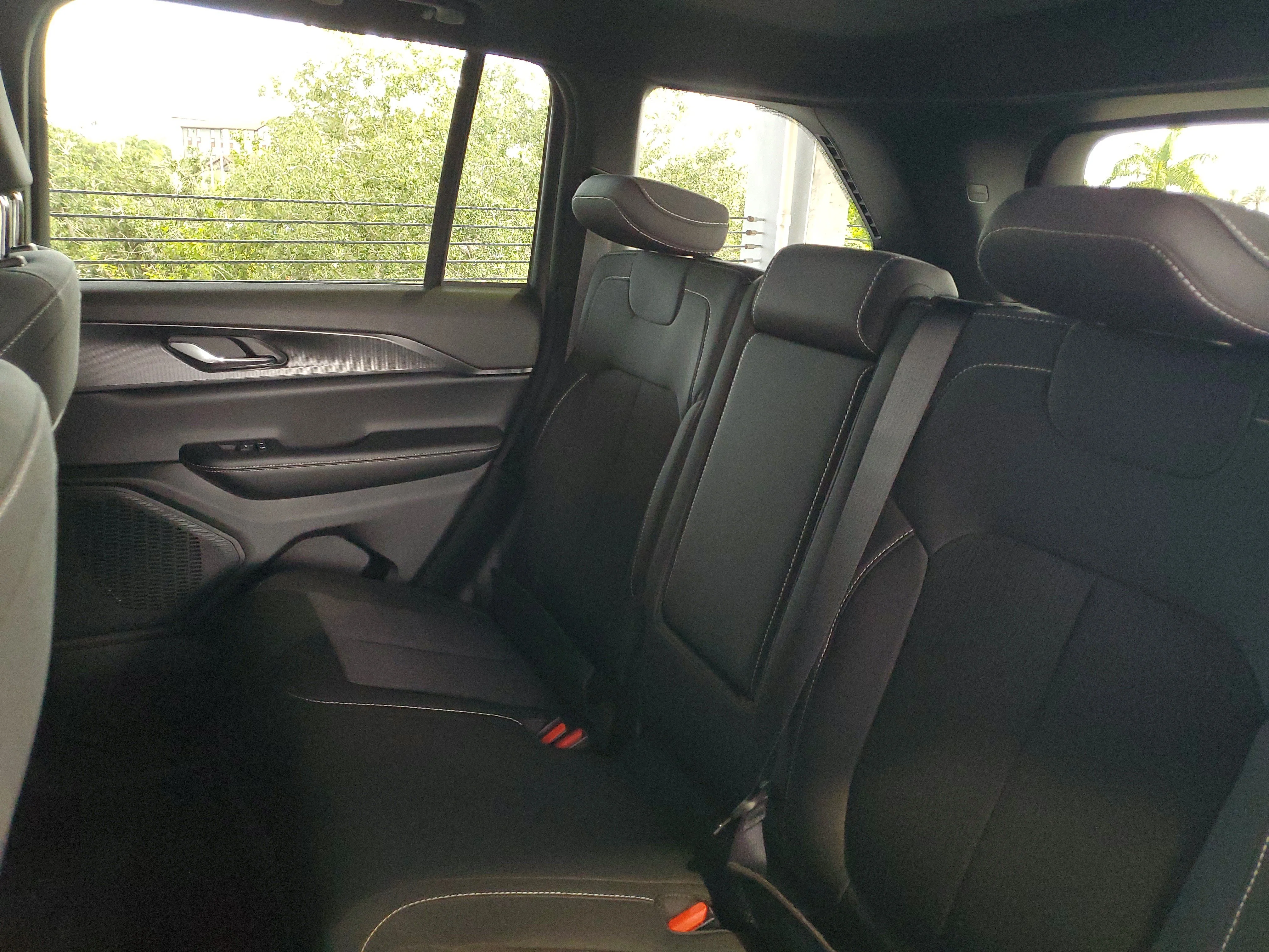 New 2026 Baltic Gray Metallic Clearcoat Jeep Laredo X image 7