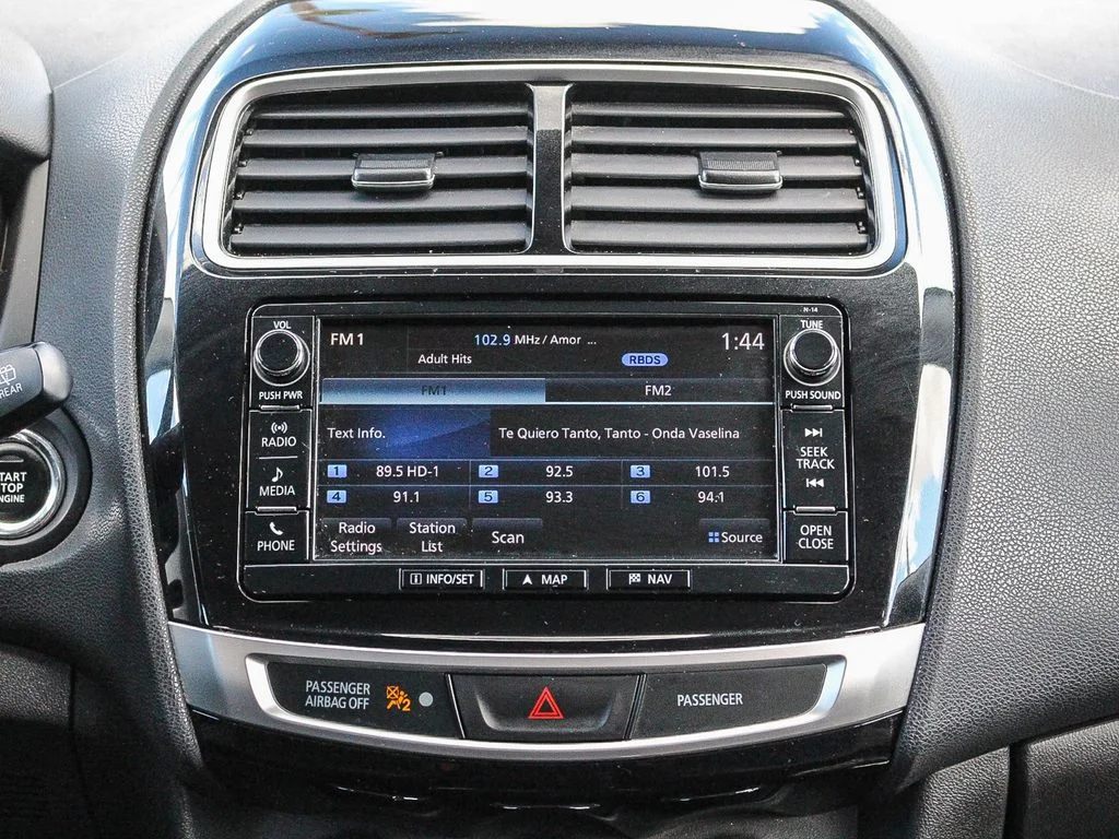 Used 2017  Mitsubishi SEL image 16