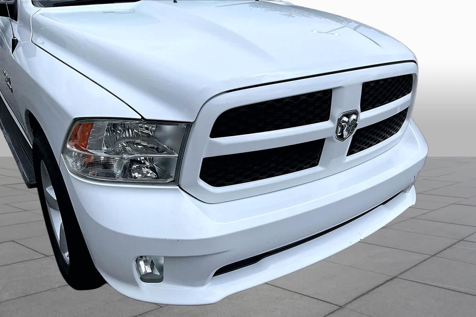 Used 2015 Bright White Clearcoat Ram Express image 28