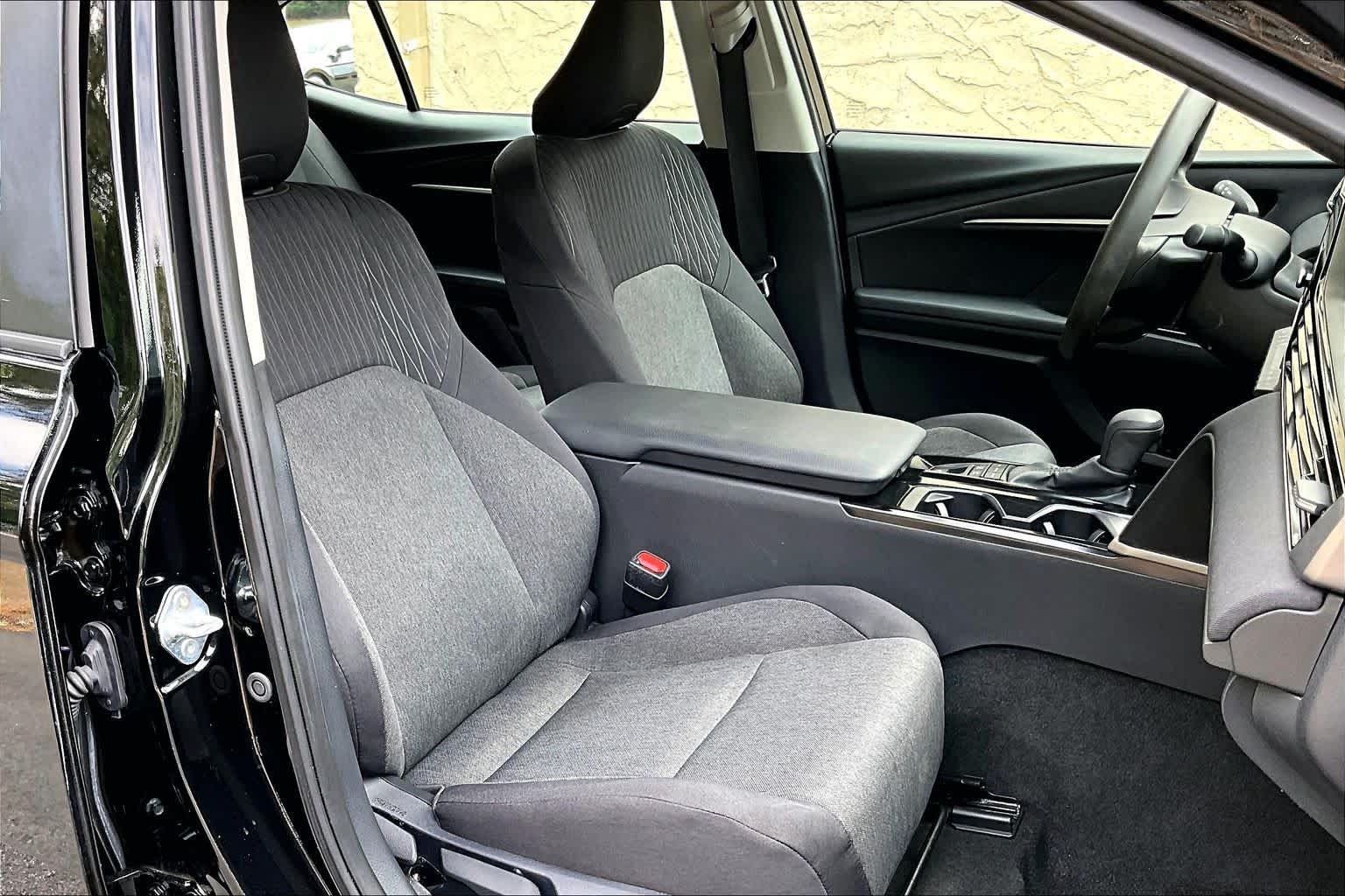 Used 2025 Midnight Black Metallic Toyota LE image 17