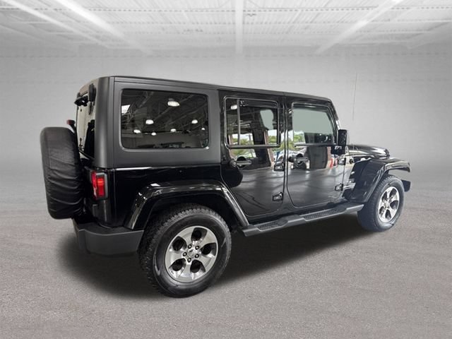 Used 2016 Black Jeep Sahara image 25