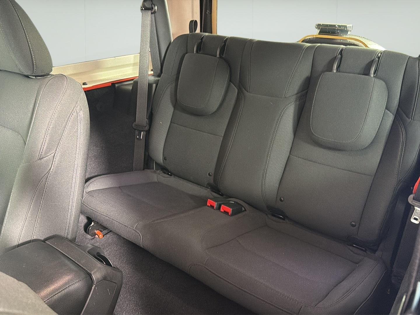 Used 2023 Punkn Metallic Clearcoat Jeep Sport S image 9