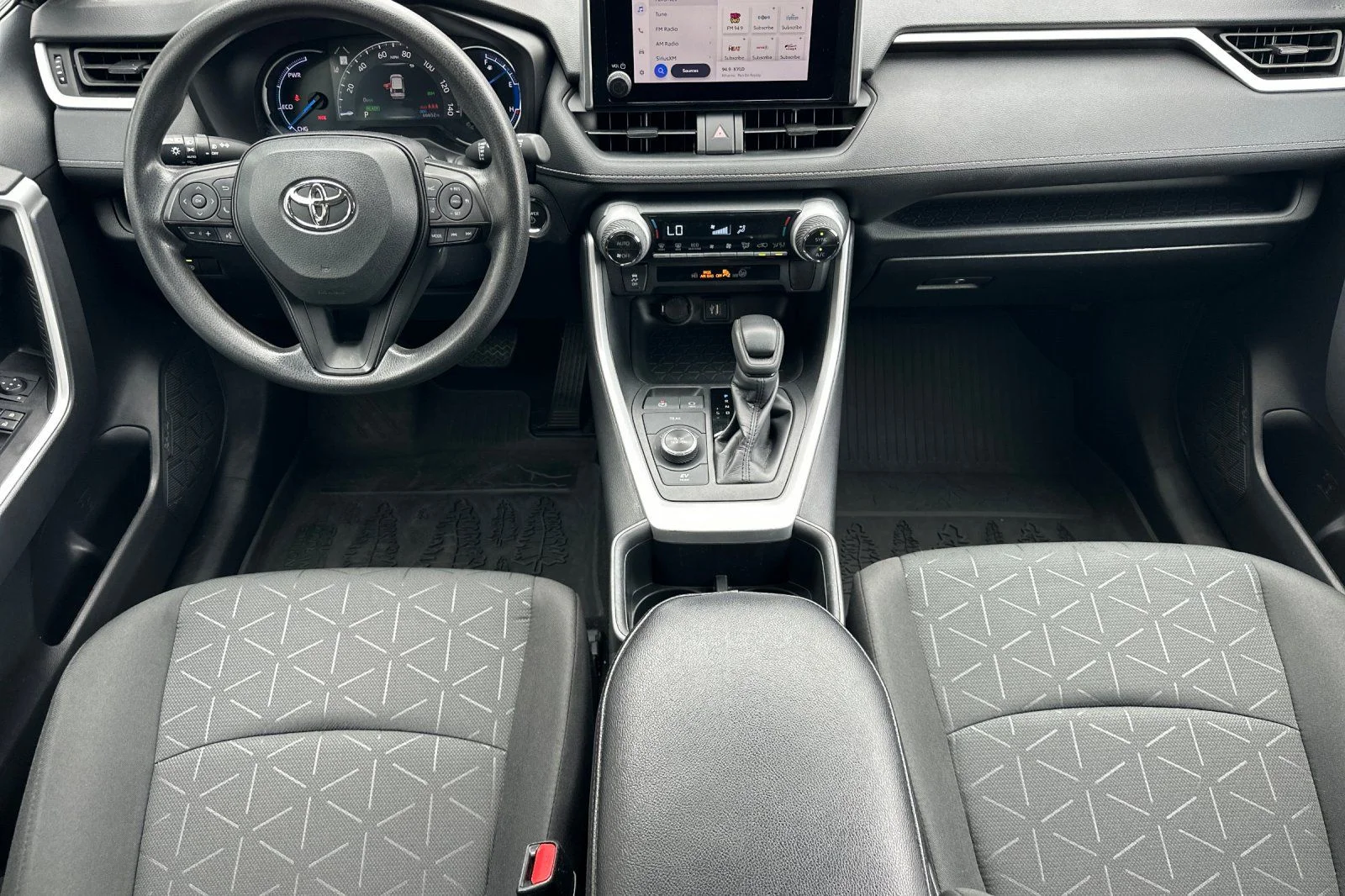2024 Toyota RAV4 Woodland Edition - Photo 6