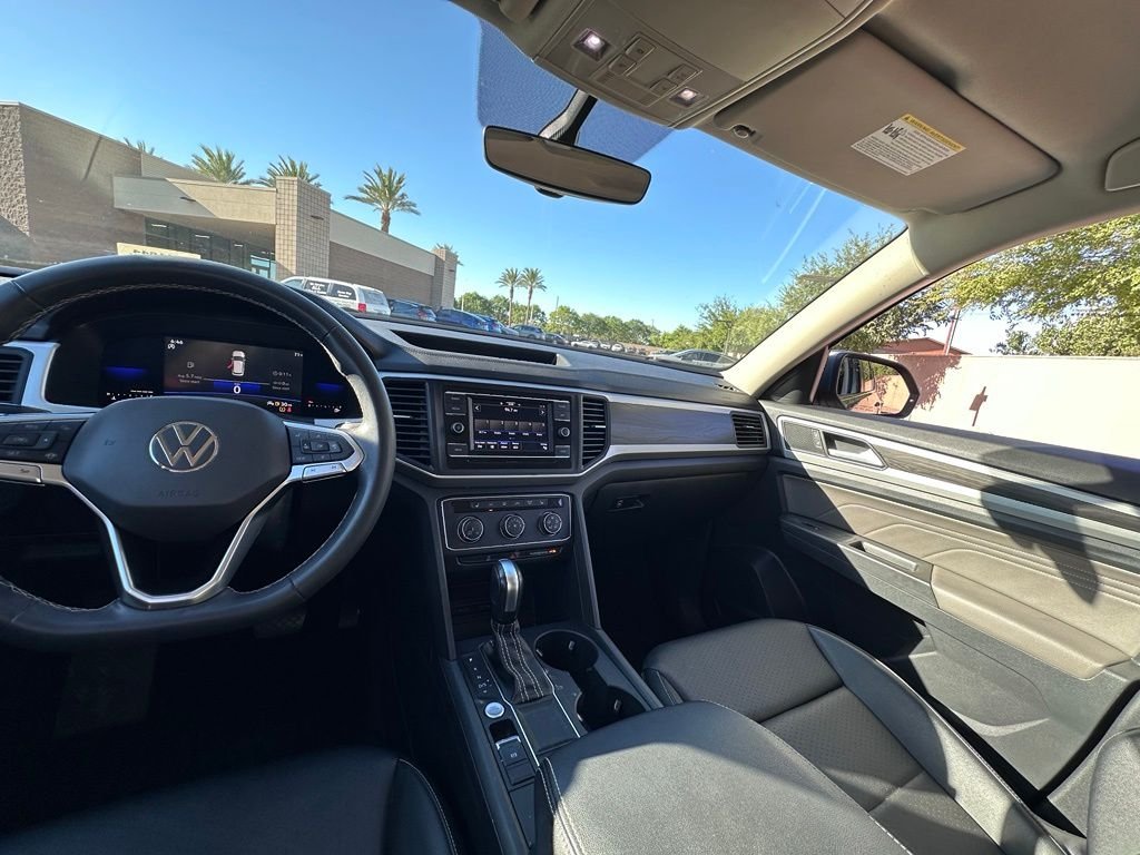 Used 2022 Gray Volkswagen 2.0T SE image 10