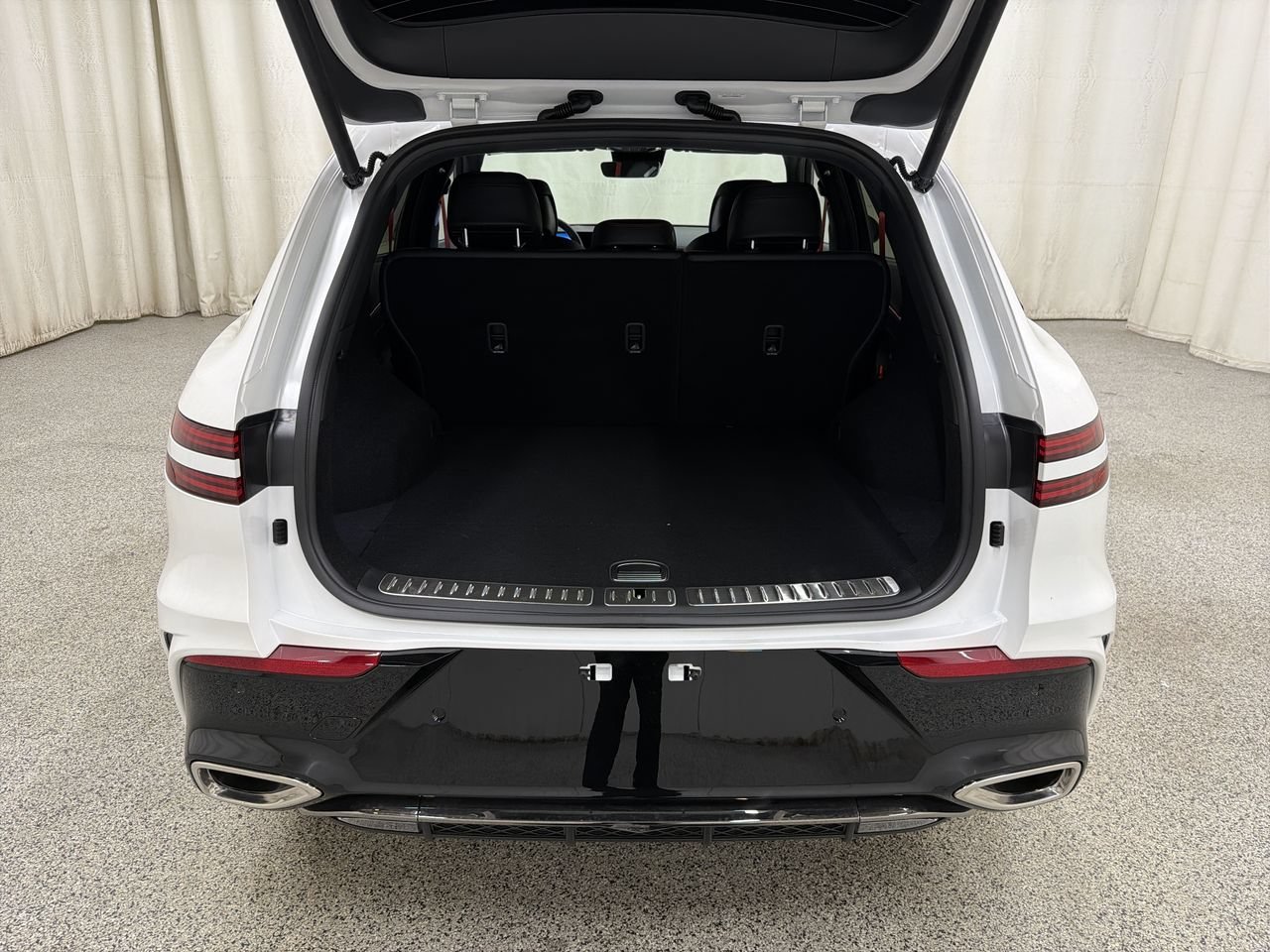 New 2027 Uyuni White Genesis 3.5T Sport Prestige image 17