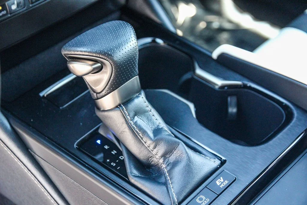 Used 2024 Gray Lexus 300h F SPORT Handling image 21