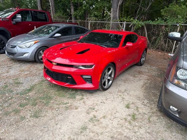 Used 2018 Red Chevrolet SS image 2