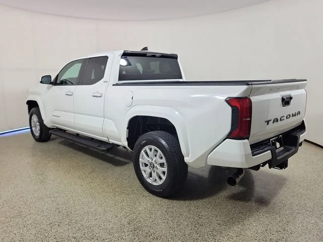 Used 2025 White Toyota SR5 image 7