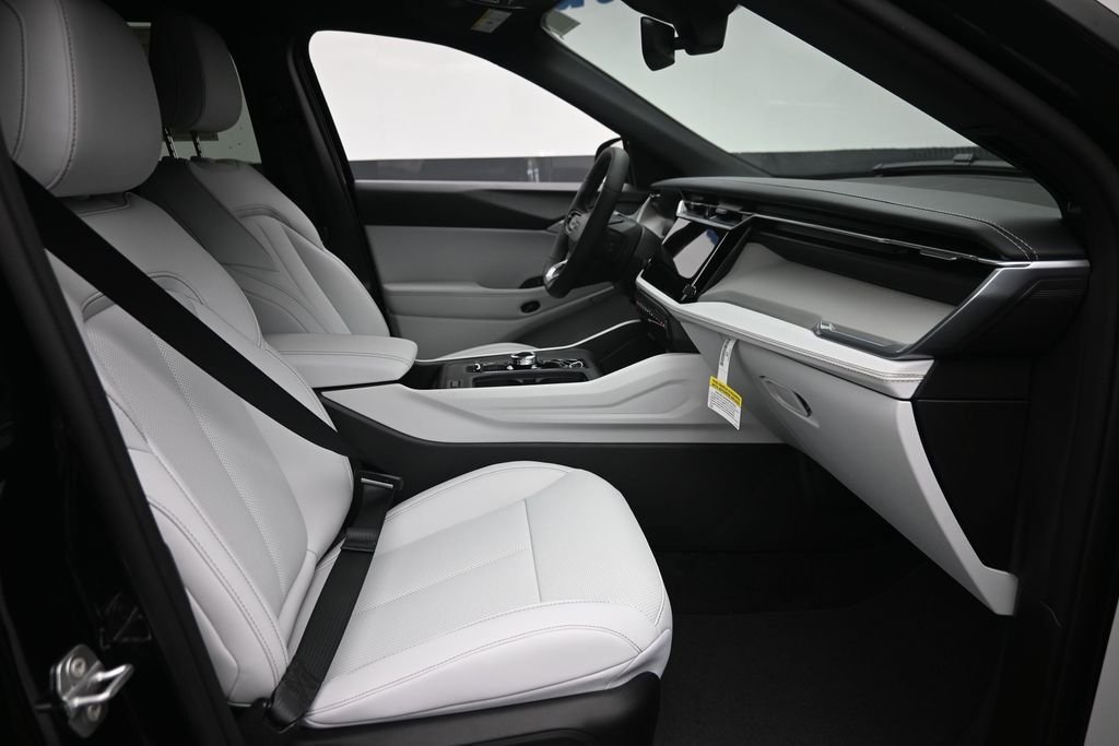 New 2026 Diamond Black Crystal Pearlcoat Jeep Limited image 7