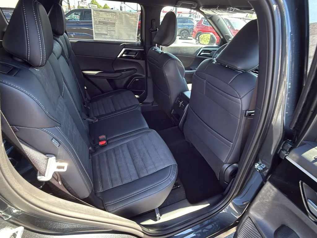 New 2026 Graphite Gray Mitsubishi LE 1.5T S-AWC image 25