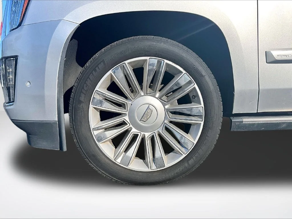 Used 2018 Silver Cadillac Platinum Edition image 9