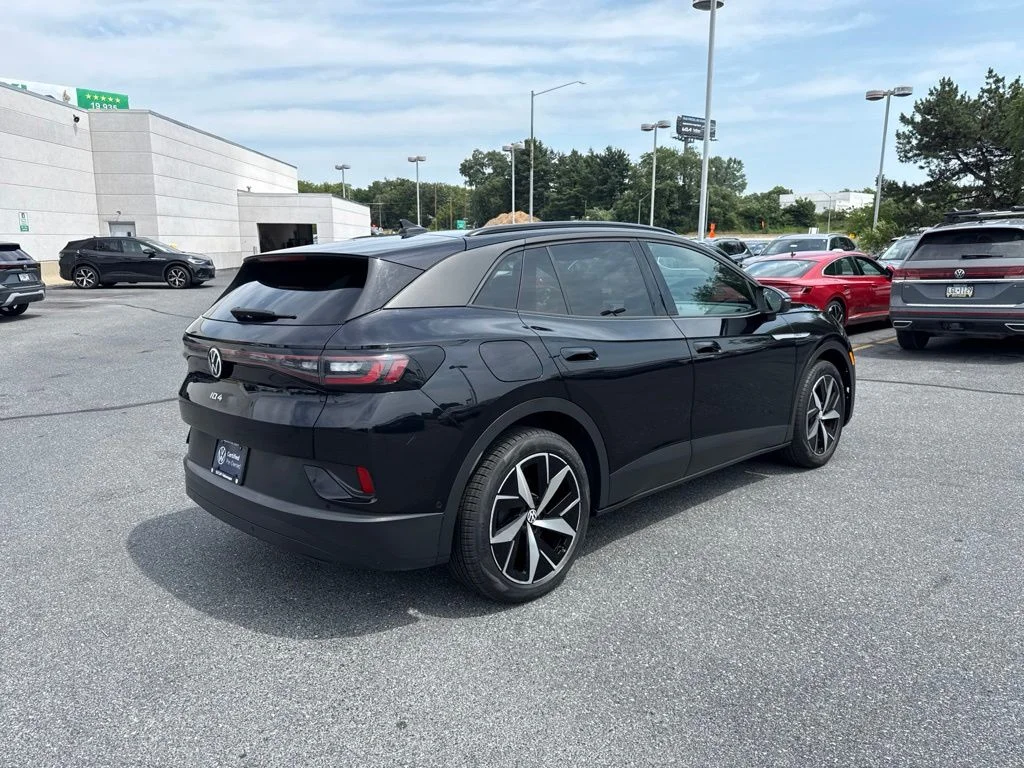 Certified Used 2023 Deep Black Pearl Volkswagen Pro S image 25