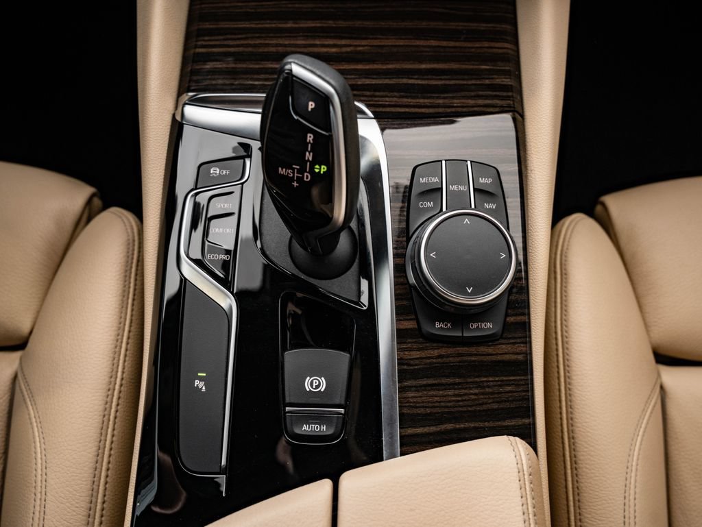 Used 2019 Jet Black BMW 540i image 37