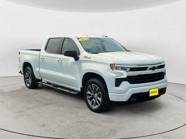Used 2025 White Chevrolet RST image 3