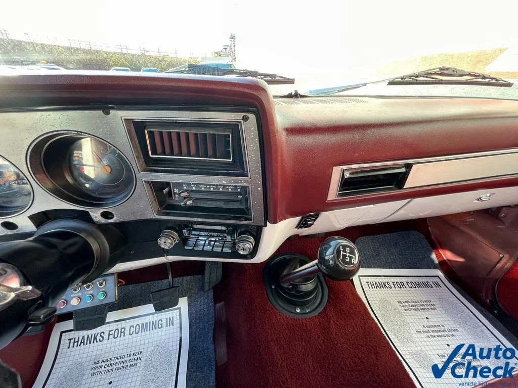 Used 1982 White Chevrolet  image 24