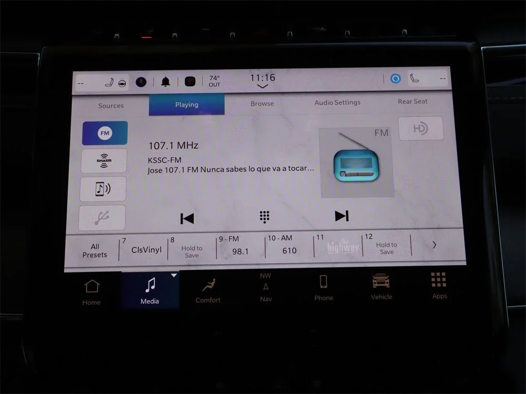 2023 Jeep Grand Cherokee Overland - Photo 13