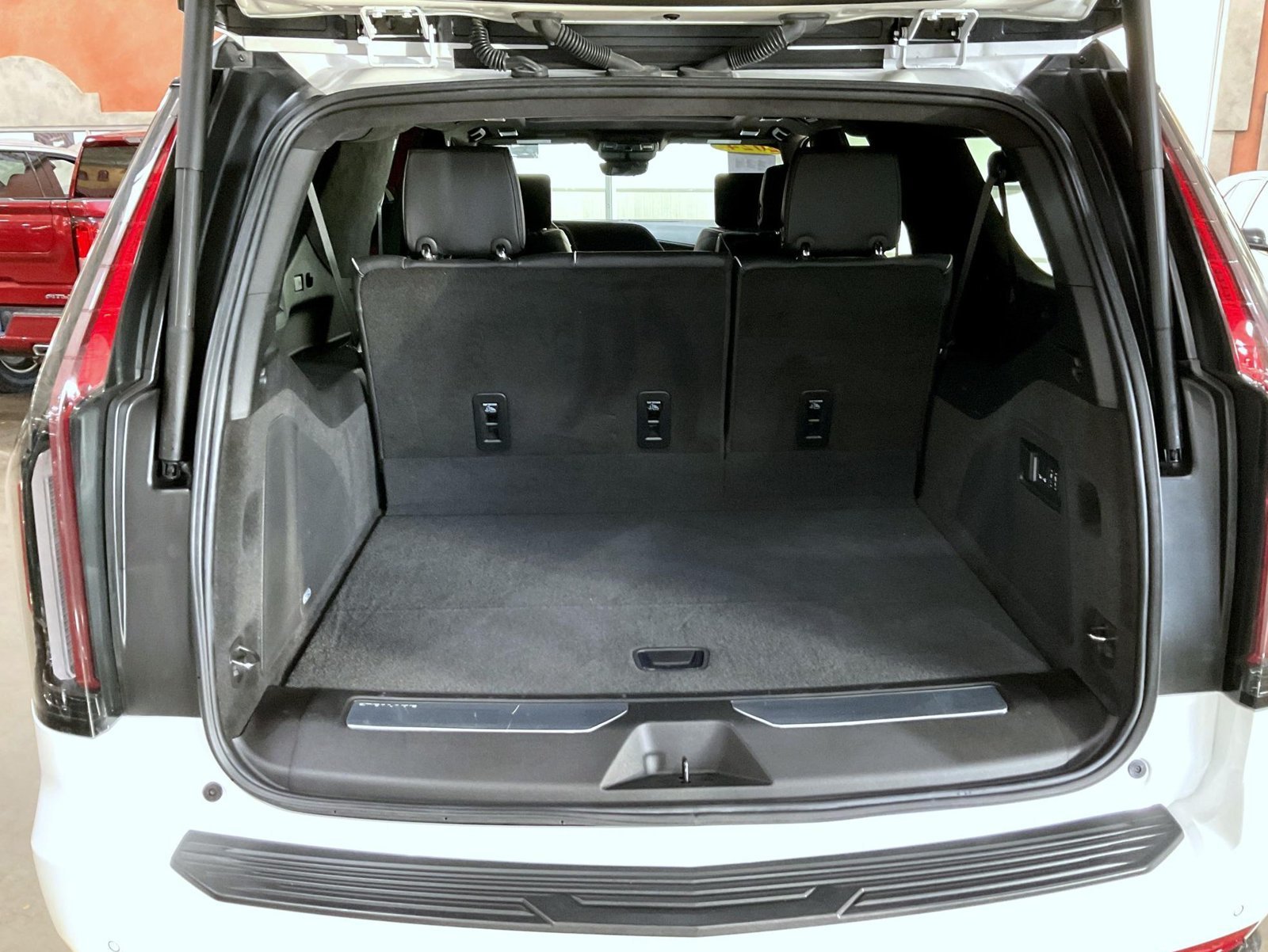 2024 Cadillac Escalade ESV Sport Platinum - Photo 24
