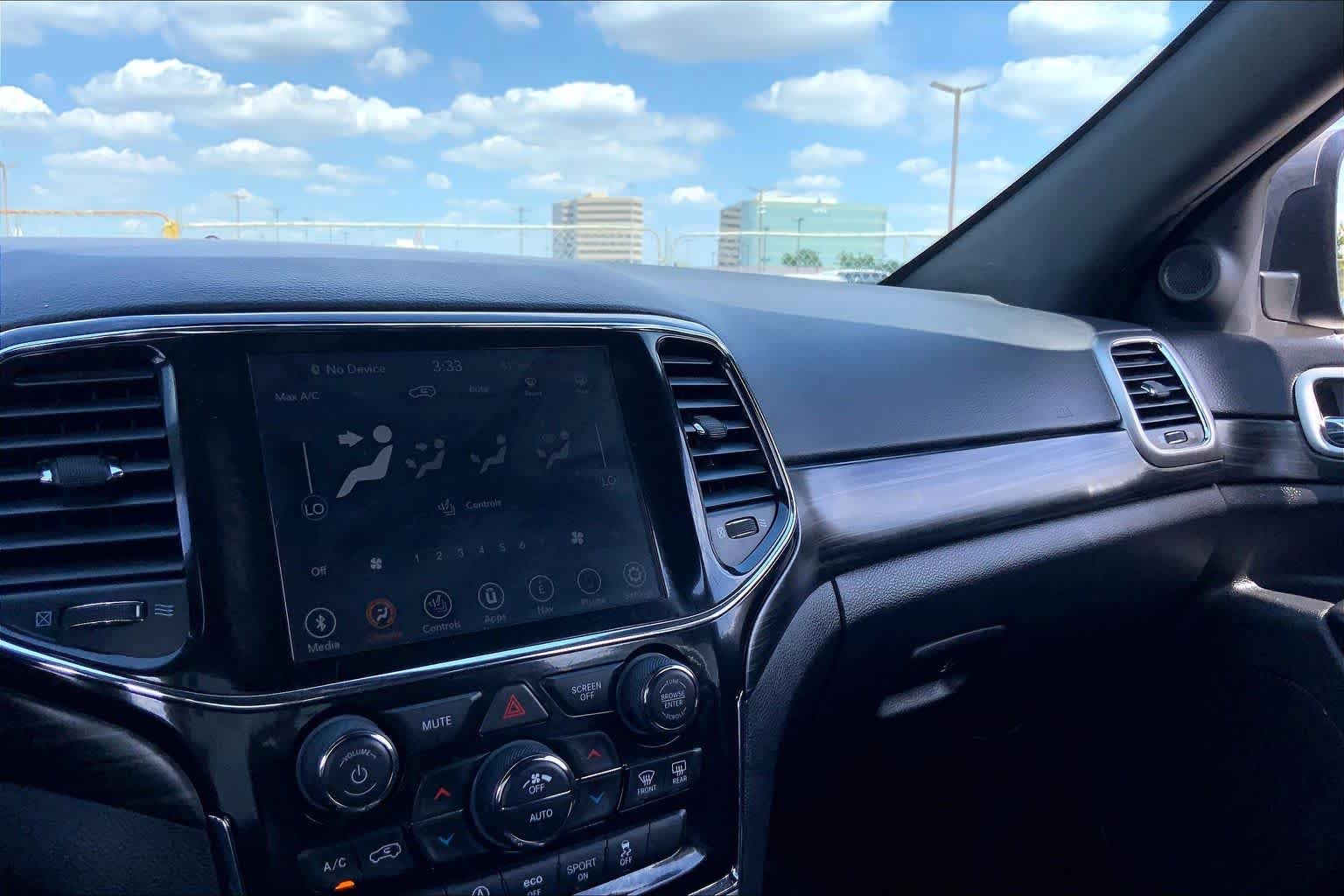 Used 2022 Sting-Gray Clearcoat Jeep Laredo X image 35