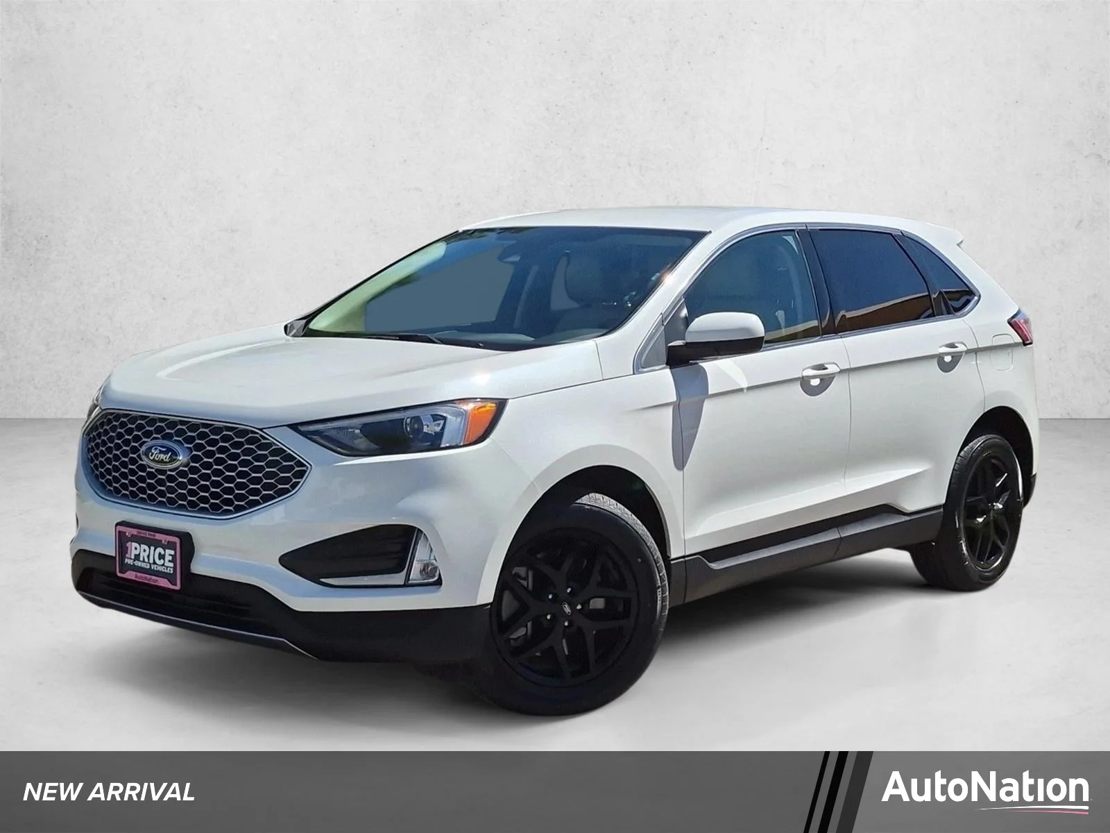 Used 2024 Star White Ford SEL image 1