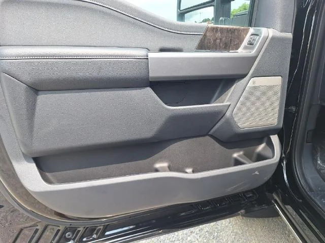 New 2026 Agate Black Metallic Ford F-350® Lariat® image 42