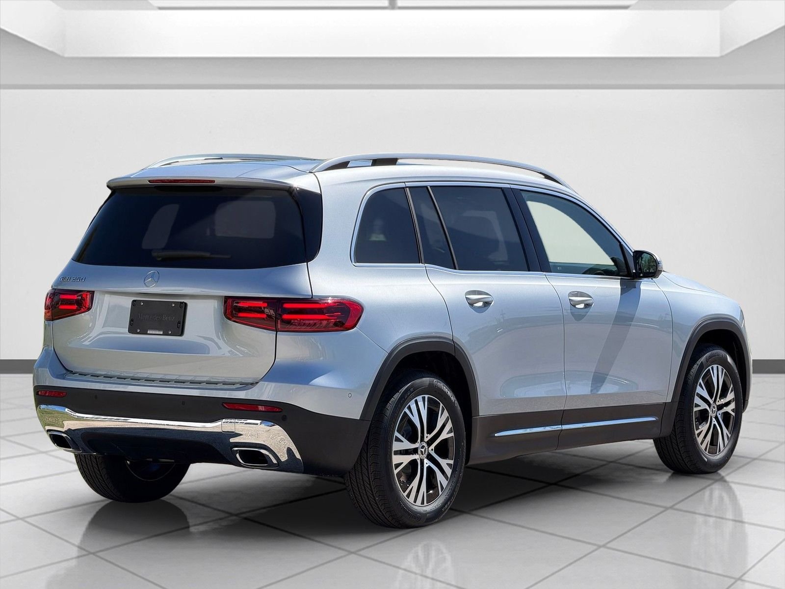 New 2026 Cirrus Silver Metallic Mercedes-Benz GLB 250 image 3