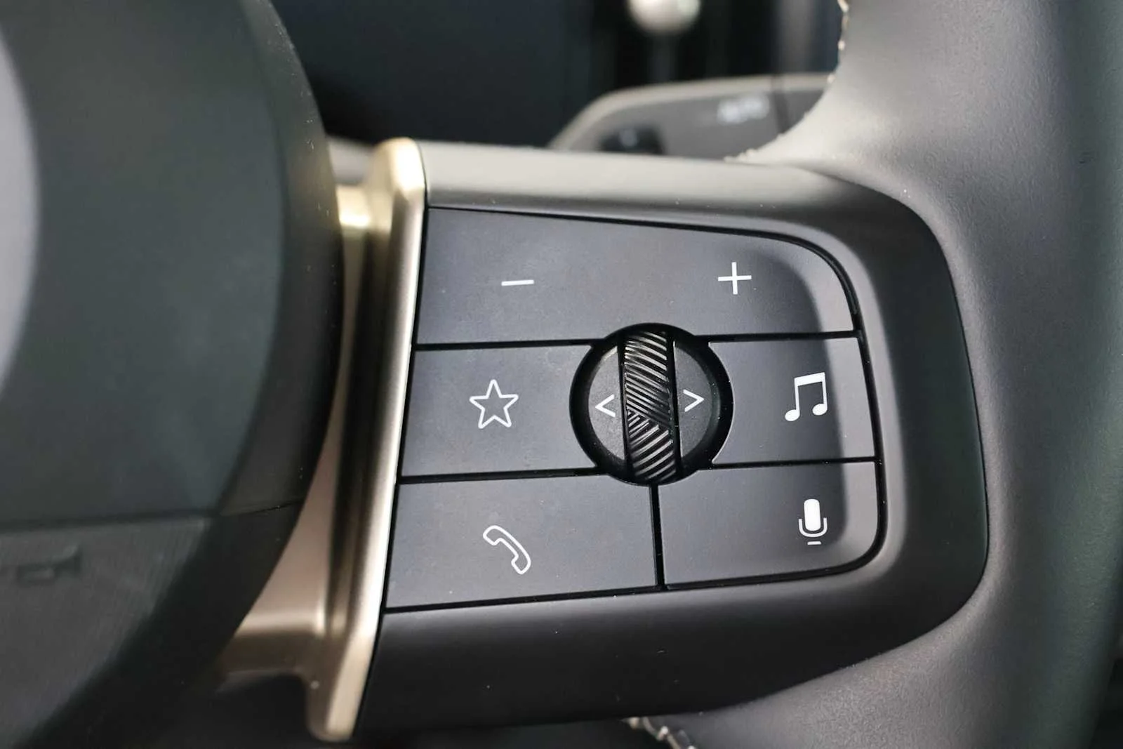 Used 2025 Nanuq White Metallic MINI Cooper image 17