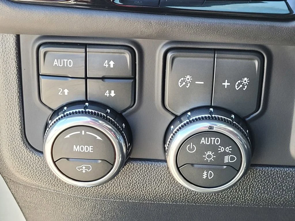 2026 GMC Yukon XL AT4 Ultimate - Photo 25