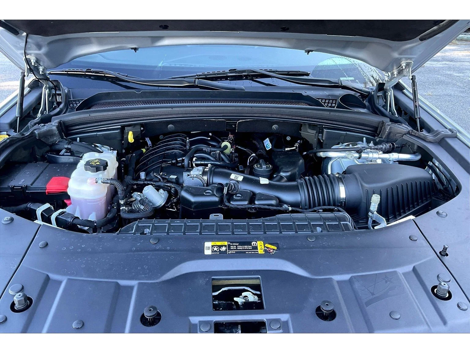 Used 2023 Silver Jeep Altitude image 8