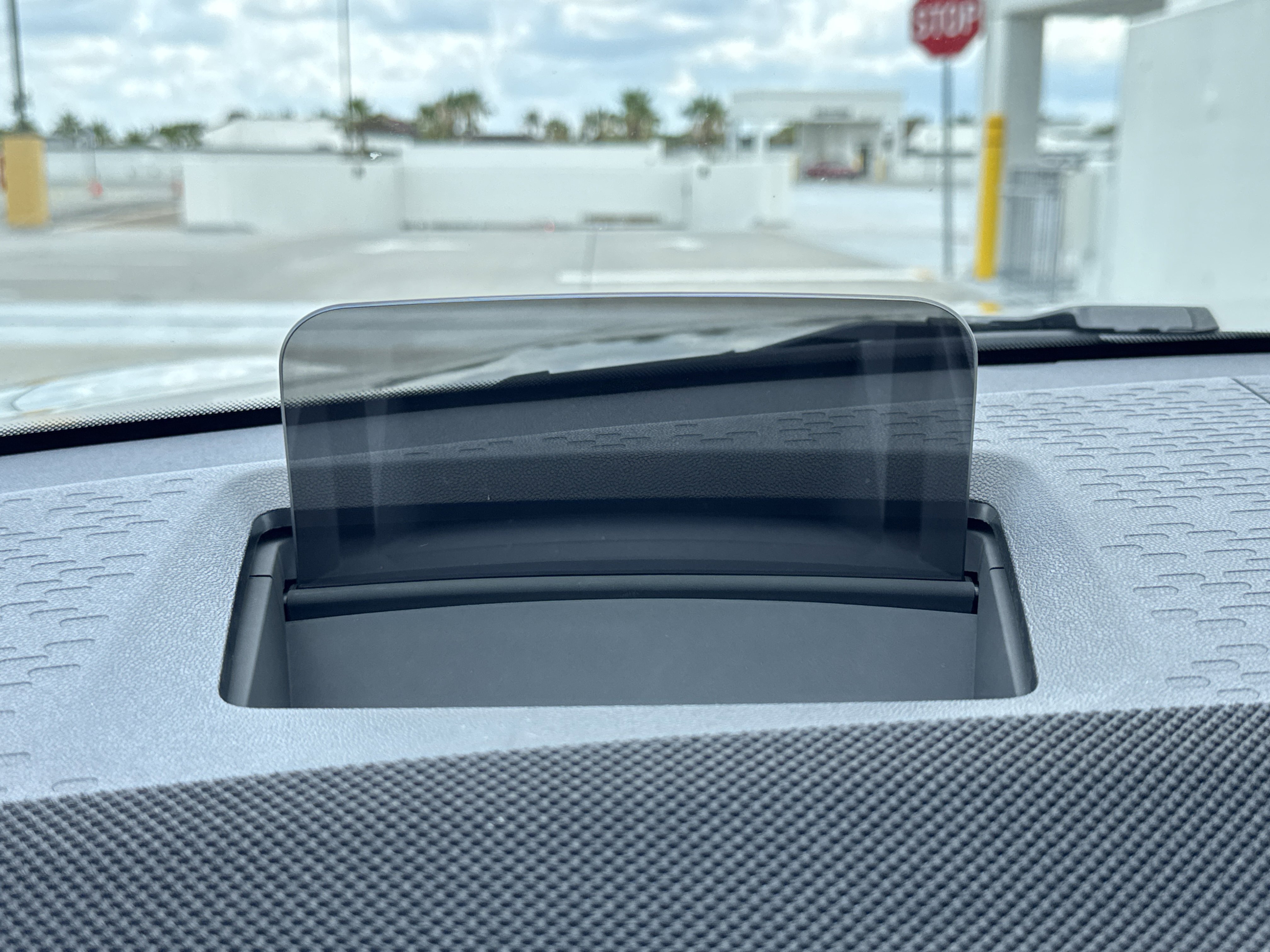 New 2027 Silver MINI Signature Plus image 17