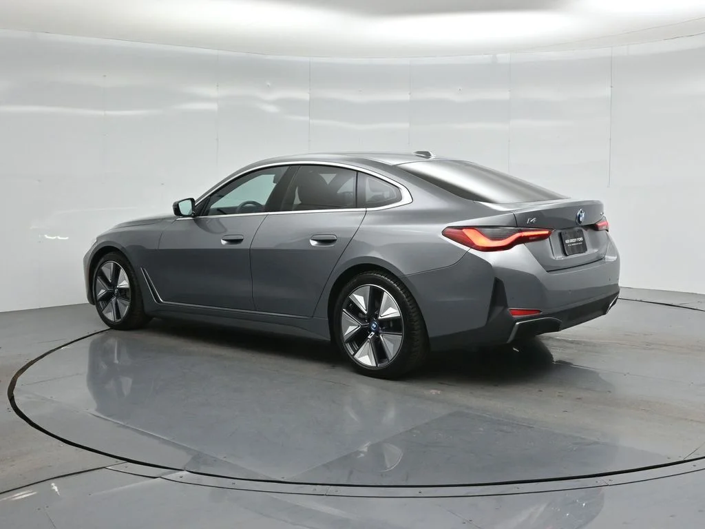 Used 2023 Gray BMW eDrive40 image 7