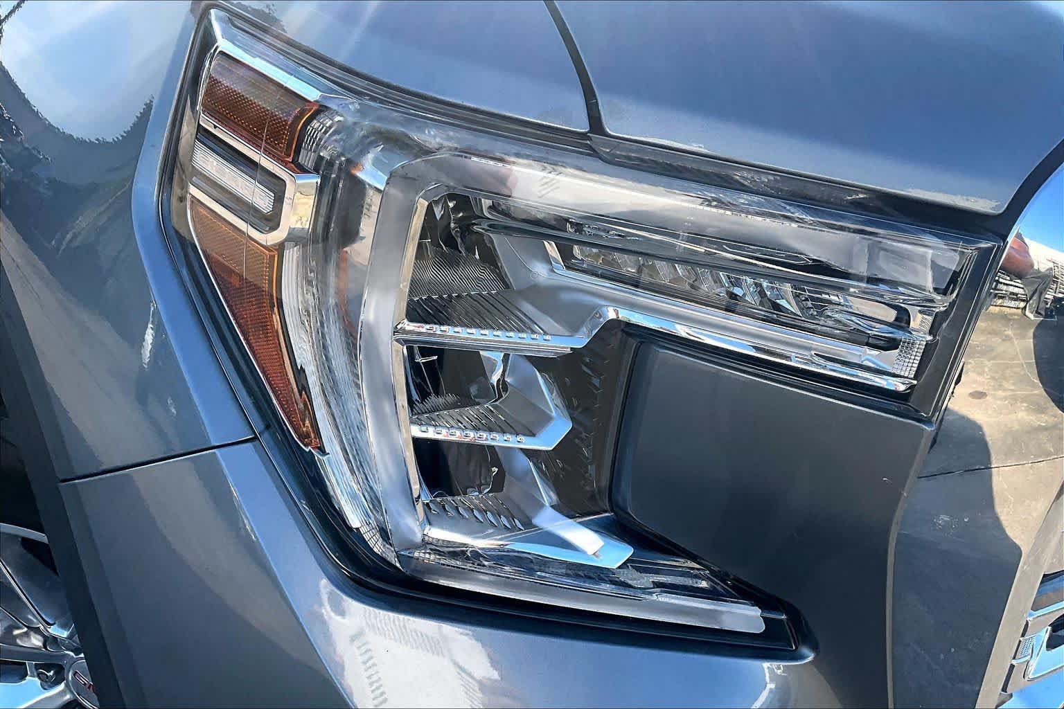 Used 2020 Satin Steel Metallic GMC SLT image 28