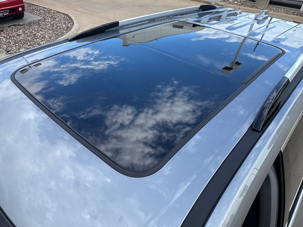 2025 GMC Acadia Denali - Photo 10