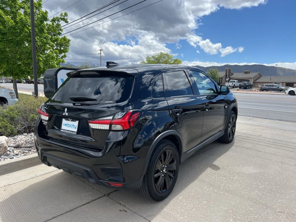 Used 2025 Gray Mitsubishi 2.0 ES image 6