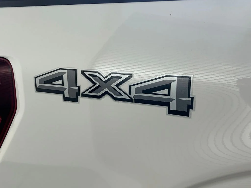 Used 2025 Oxford White Ford XLT image 38
