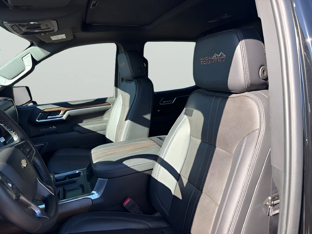 Used 2025 Black Chevrolet High Country image 18