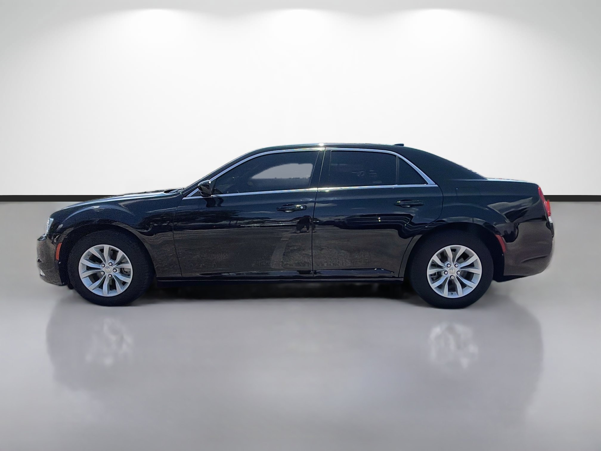 Used 2023 Gloss Black Chrysler Touring image 6