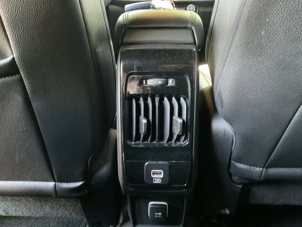 Used 2024 Silver Jeep Limited image 23