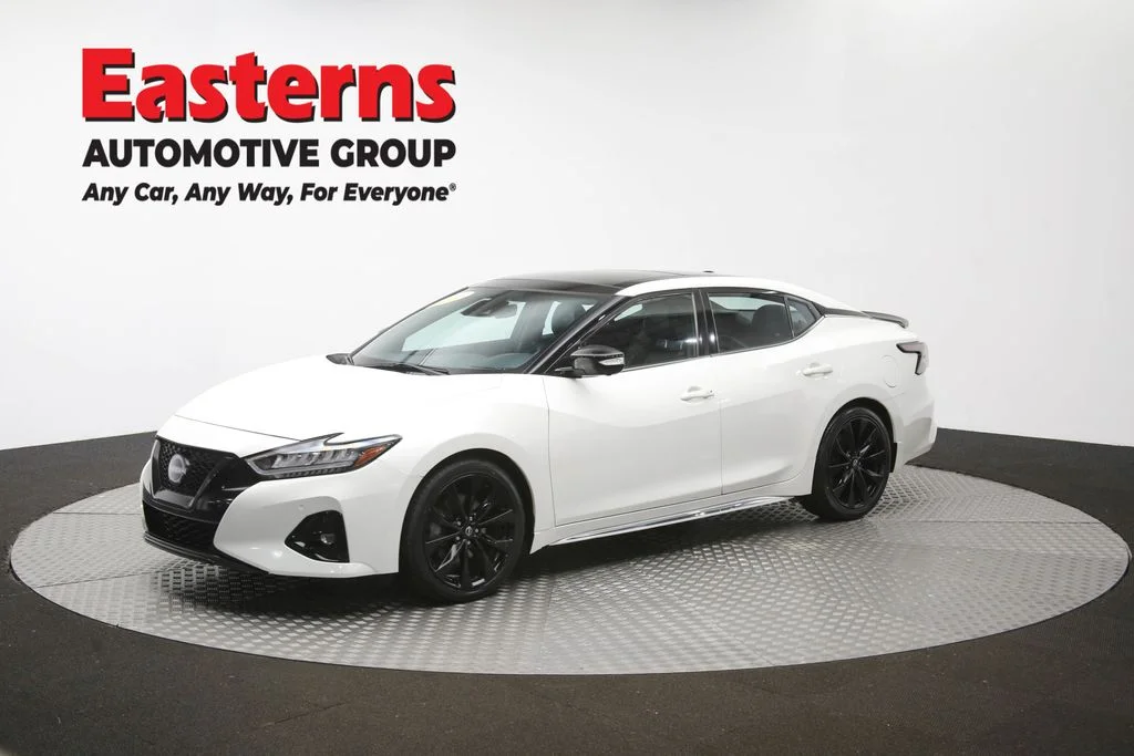 Used 2023 White Nissan SR image 61