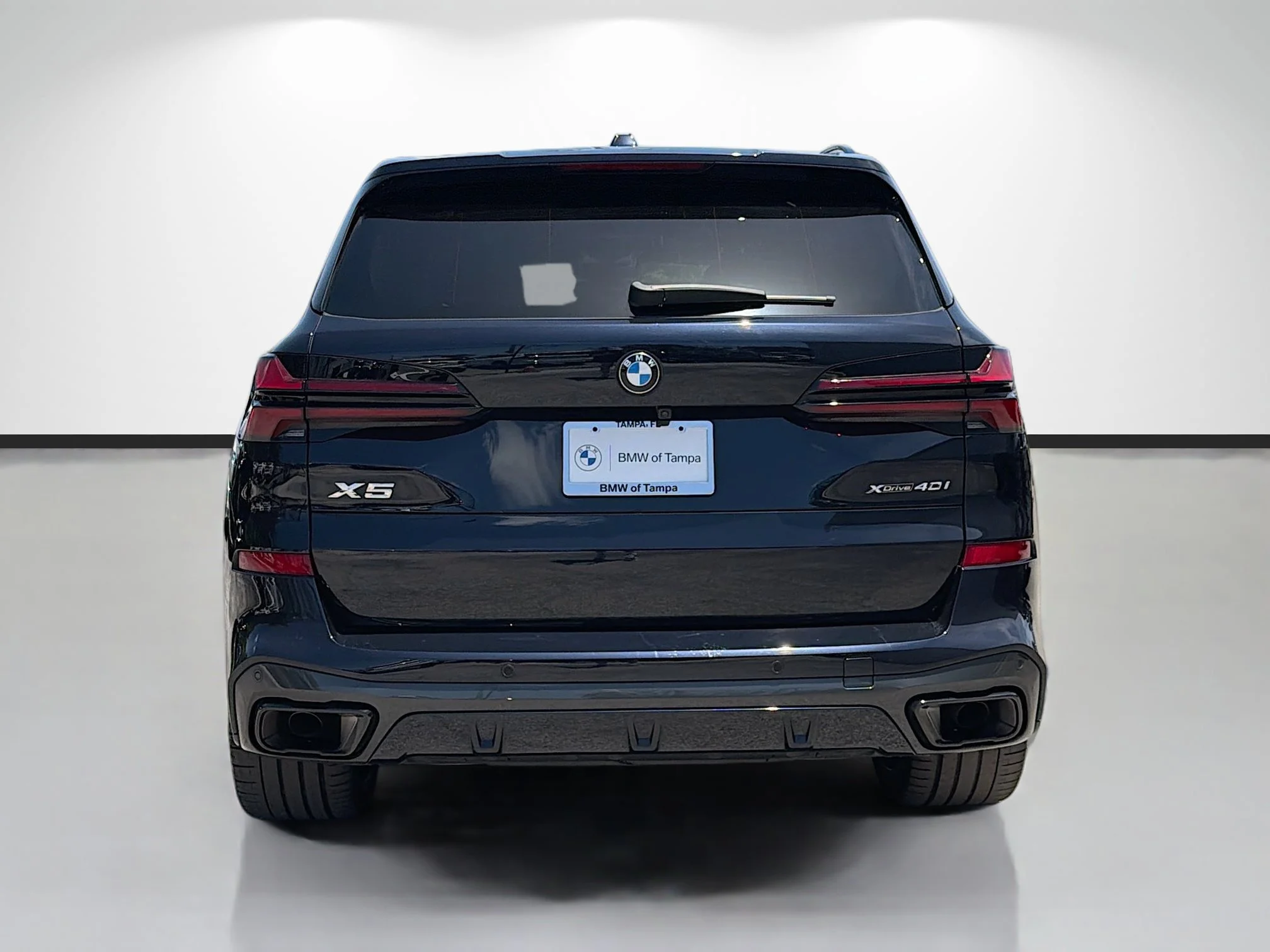 Certified Used 2025 Carbon Black Metallic BMW xDrive40i image 4